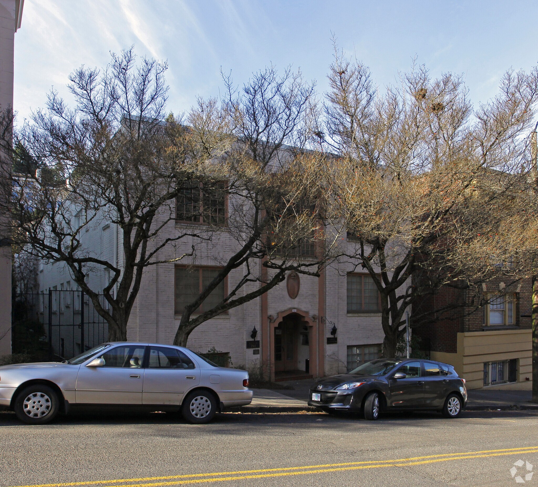 Multifamily in Portland, OR for sale Primary Photo- Image 1 of 1
