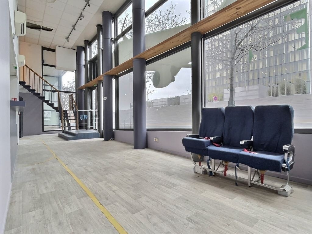 16 Rue Raymond Aron, Paris for sale Interior Photo- Image 1 of 6