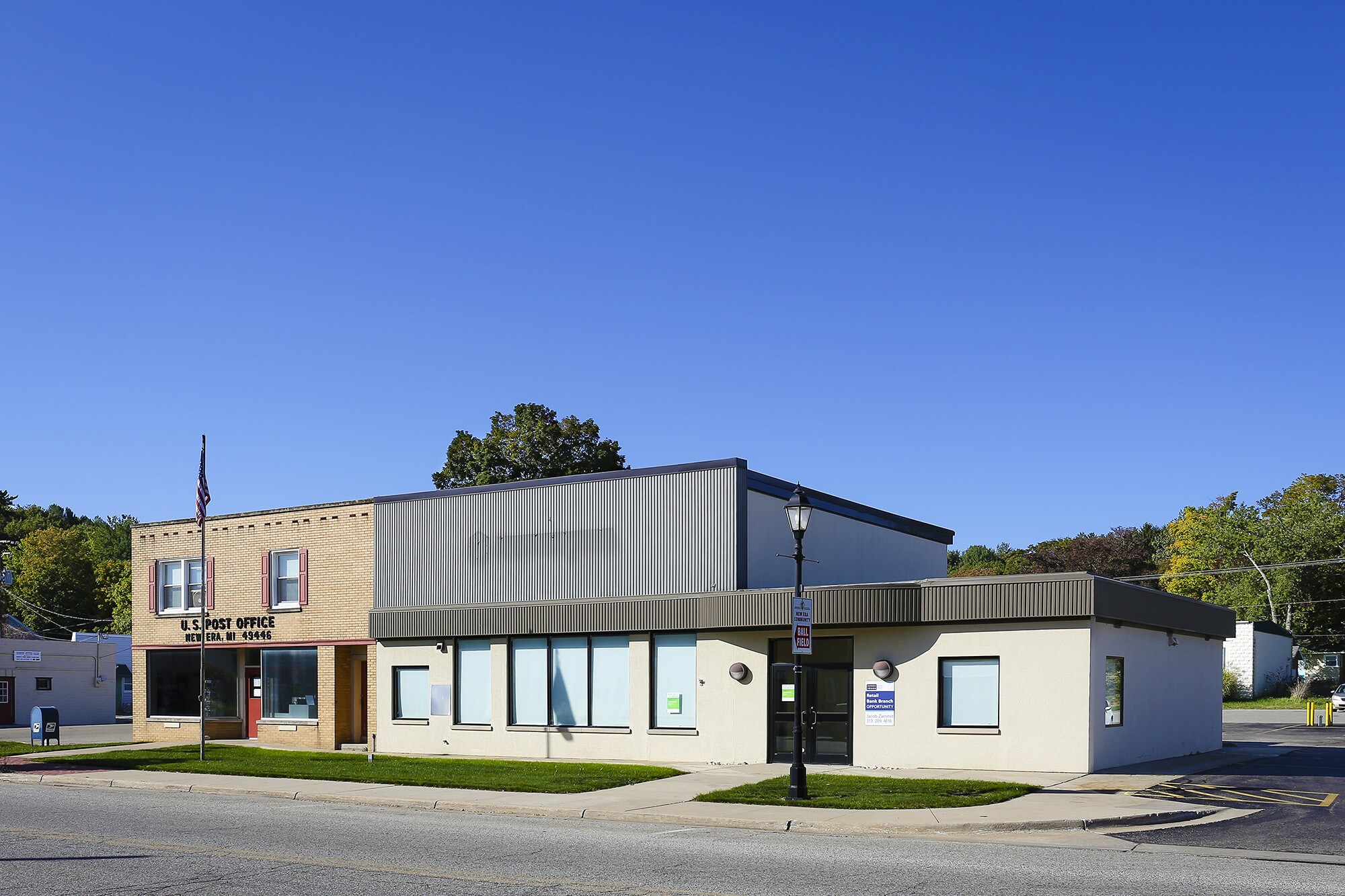 4683 1st St, New Era, MI 49446