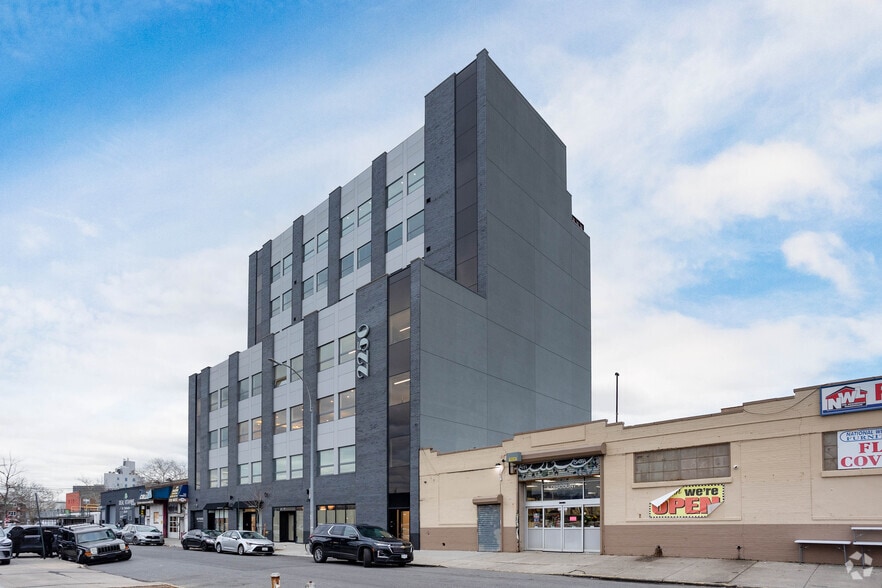 2250 59th St, Brooklyn, NY for lease - Building Photo - Image 2 of 11