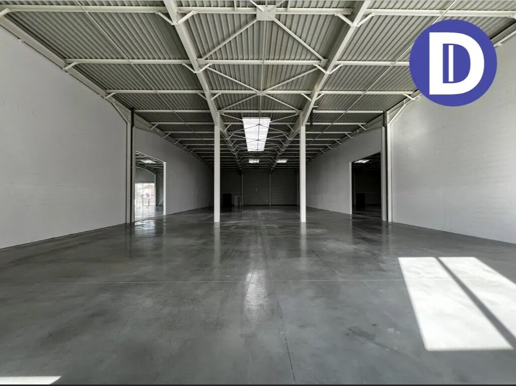 Flex in Metz for lease Interior Photo- Image 1 of 1