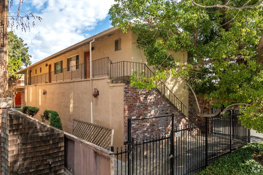 1730 Lacassie Ave, Walnut Creek, CA for sale - Building Photo - Image 3 of 25