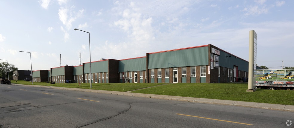 610-638 Boul Guimond, Longueuil, QC for lease - Primary Photo - Image 1 of 2