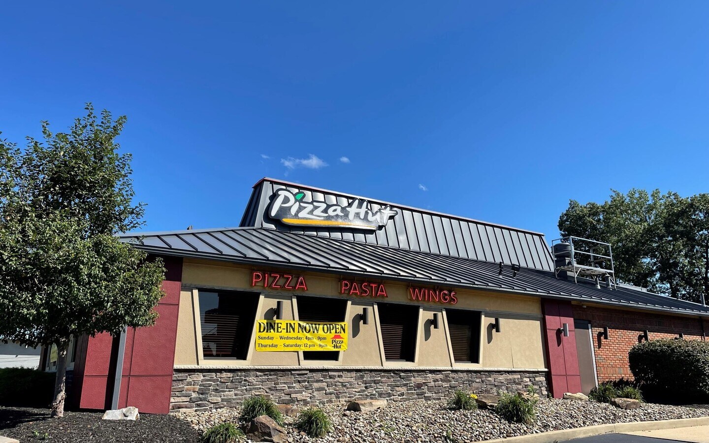 35050 Euclid Ave, Willoughby, OH 44094