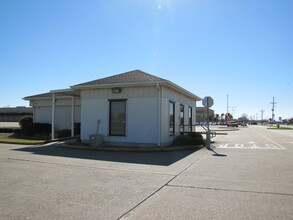 5953 W Park Ave, Houma, LA for lease Building Photo- Image 2 of 9