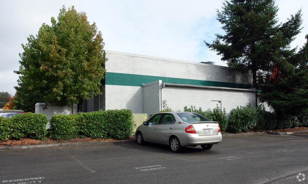 17825 NE 65th St, Redmond, WA for lease - Building Photo - Image 2 of 3