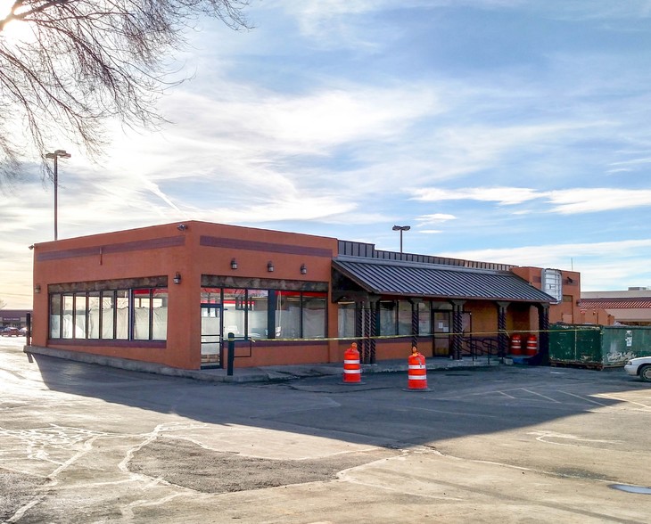 710 Paseo del Pueblo Sur, Taos, NM for sale - Primary Photo - Image 1 of 1