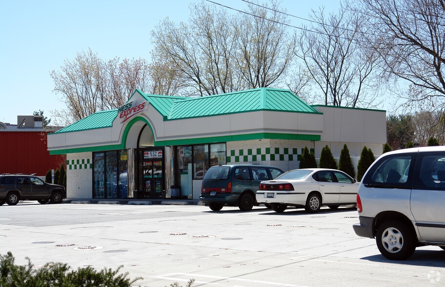 565 Rt-17, Paramus, NJ for sale - Building Photo - Image 2 of 2