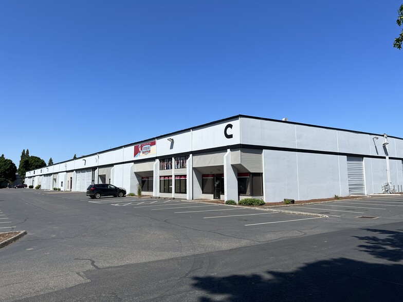 8825 SE Jannsen Rd, Clackamas, OR for lease - Building Photo - Image 2 of 19