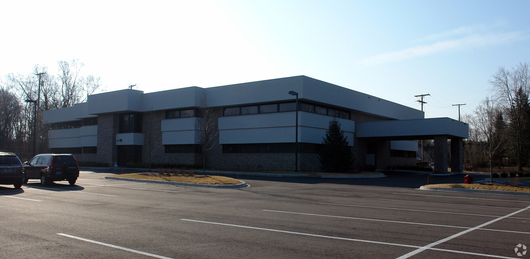 9640 Commerce Rd, Commerce Township, MI 48382