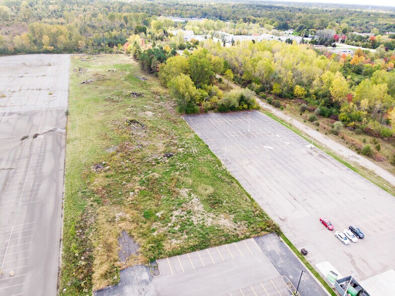 4405 W Pierson Rd, Flint, MI for sale - Building Photo - Image 1 of 1