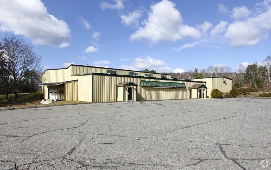 1921 Route 202, Winthrop, ME for sale - Primary Photo - Image 1 of 1