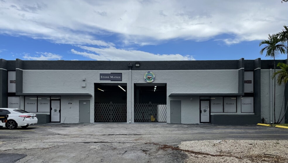 2746-2772 W 79th St, Hialeah, FL for lease - Building Photo - Image 1 of 2