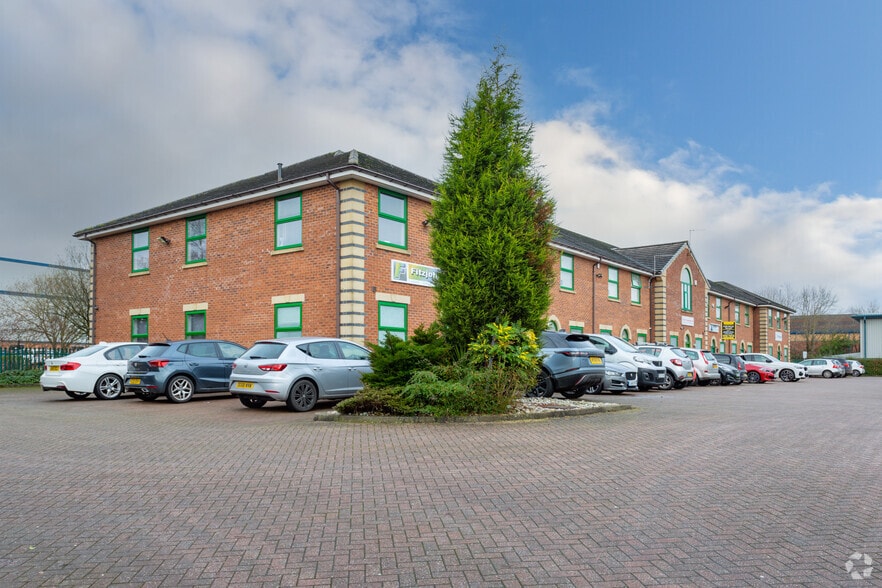 Dalewood Rd, Newcastle Under Lyme for lease - Primary Photo - Image 2 of 7