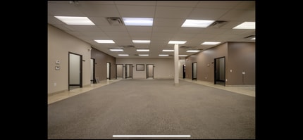 3233 E Chandler Blvd, Phoenix, AZ for lease Interior Photo- Image 2 of 7