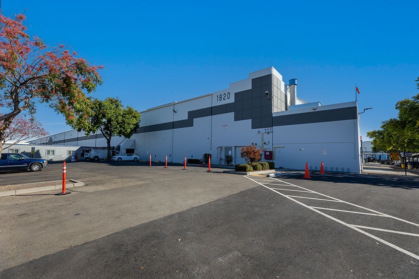 1820 N MacArthur Dr, Tracy, CA for lease - Building Photo - Image 2 of 8