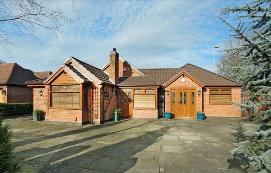 2 Aldridge Rd, Hinckley for sale - Primary Photo - Image 1 of 1