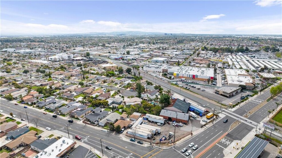 711 N Fairview St, Santa Ana, CA for sale - Aerial - Image 3 of 13