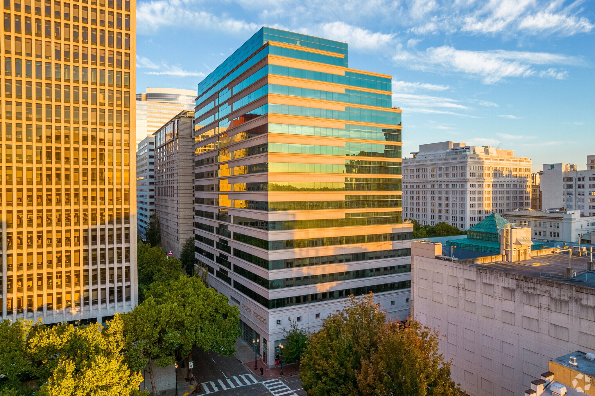 888 SW 5th Ave, Portland, OR for lease Primary Photo- Image 1 of 11