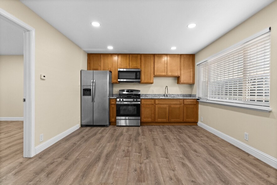 1630 35th Ave, Oakland, CA for sale - Building Photo - Image 3 of 11