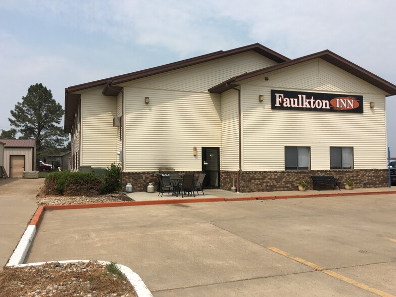 700 Main St, Faulkton, SD for sale - Building Photo - Image 1 of 1