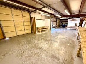1805 Industrial Park Dr, Normal, IL for lease Interior Photo- Image 2 of 4