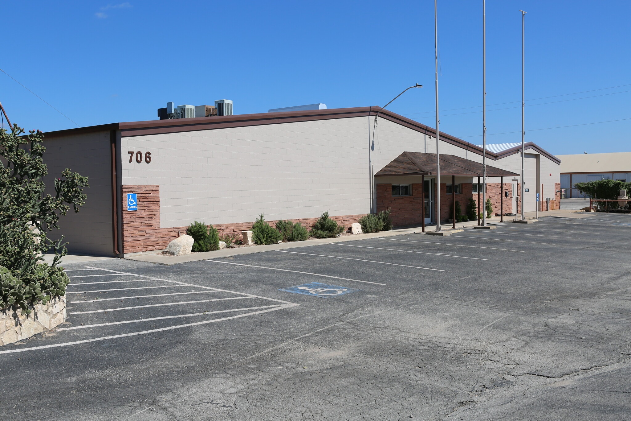 706 Knickerbocker Rd, San Angelo, TX for lease Building Photo- Image 1 of 25