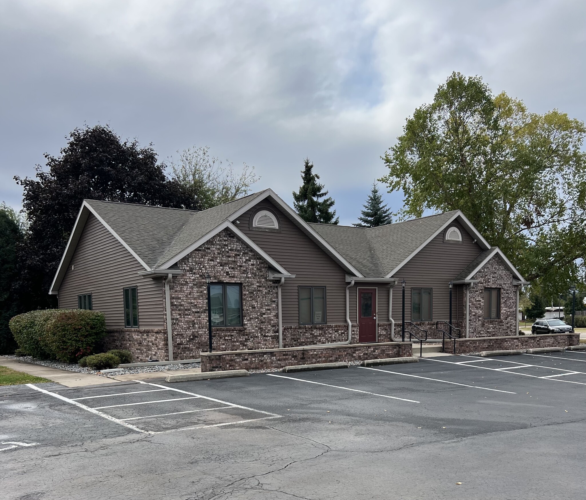 1446 N Randall Ave, Janesville, WI for sale Building Photo- Image 1 of 11