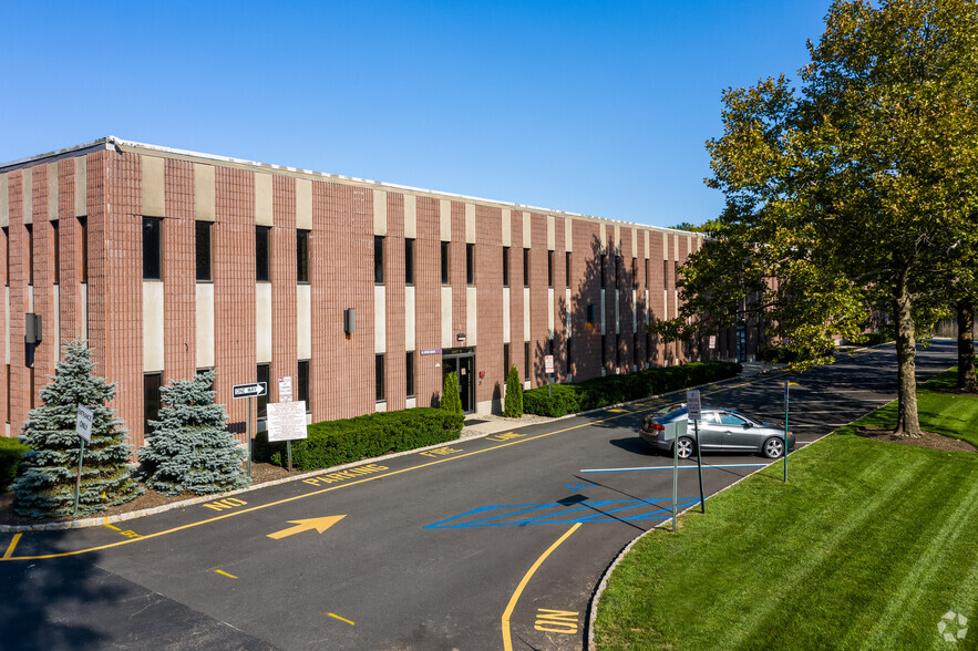 681 Lawlins Park, Wyckoff, NJ for lease - Building Photo - Image 1 of 12