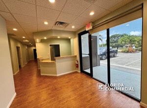 529 Palm Beach Rd, Stuart, FL for lease Interior Photo- Image 2 of 21