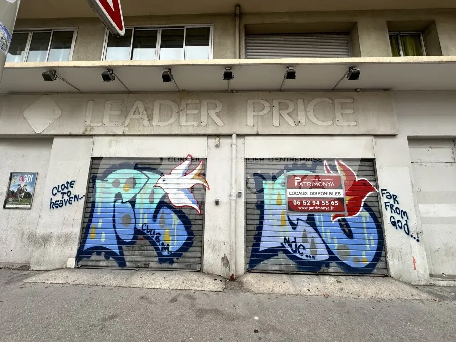 Retail in Marseille for lease Building Photo- Image 1 of 3