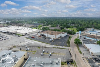7071 Southwest Fwy, Houston, TX - AERIAL  map view