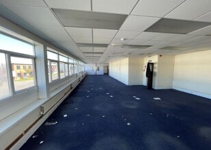 Earlsway, Gateshead for lease Interior Photo- Image 2 of 5