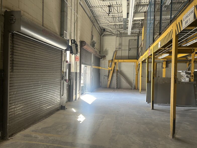 36 Apple Ridge Rd, Danbury, CT for sale - Building Photo - Image 3 of 4