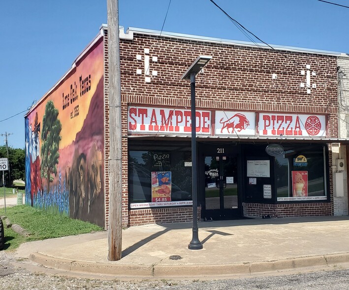 211 Katy St, Lone Oak, TX for sale - Building Photo - Image 1 of 14