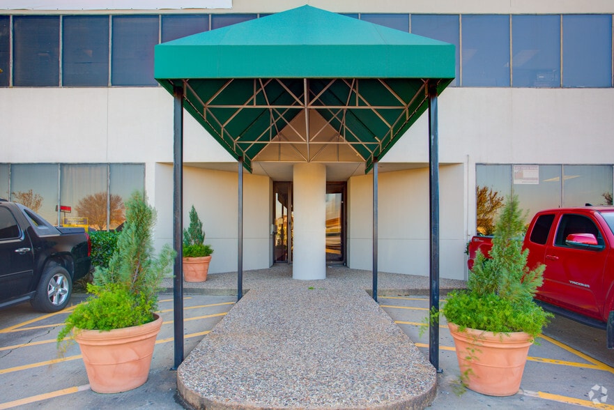 20501 Katy Fwy, Katy, TX for lease - Building Photo - Image 2 of 11