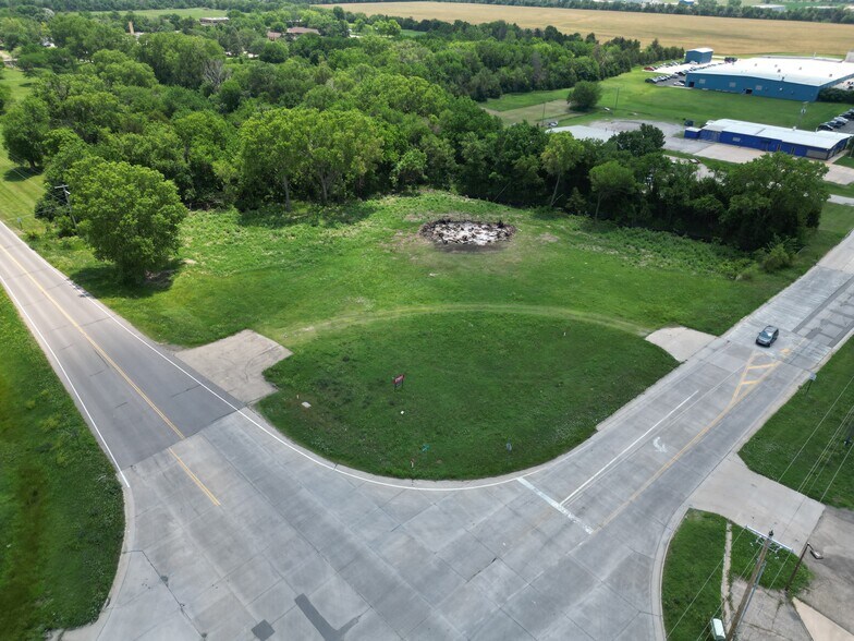 1701 E 1st St, Newton, KS for sale - Primary Photo - Image 1 of 1