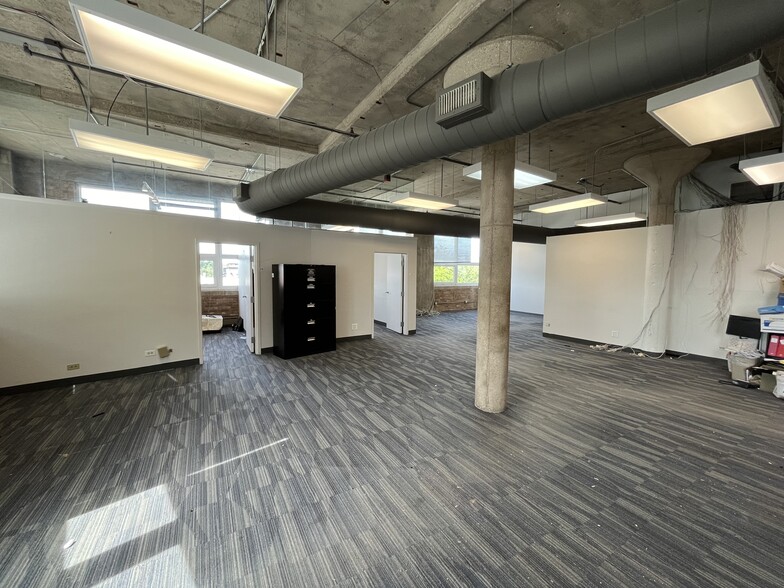 2000 N Racine Ave, Chicago, IL for lease - Interior Photo - Image 1 of 15