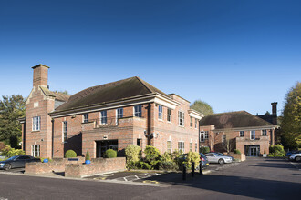 The Broadway, Amersham for lease Building Photo- Image 1 of 12