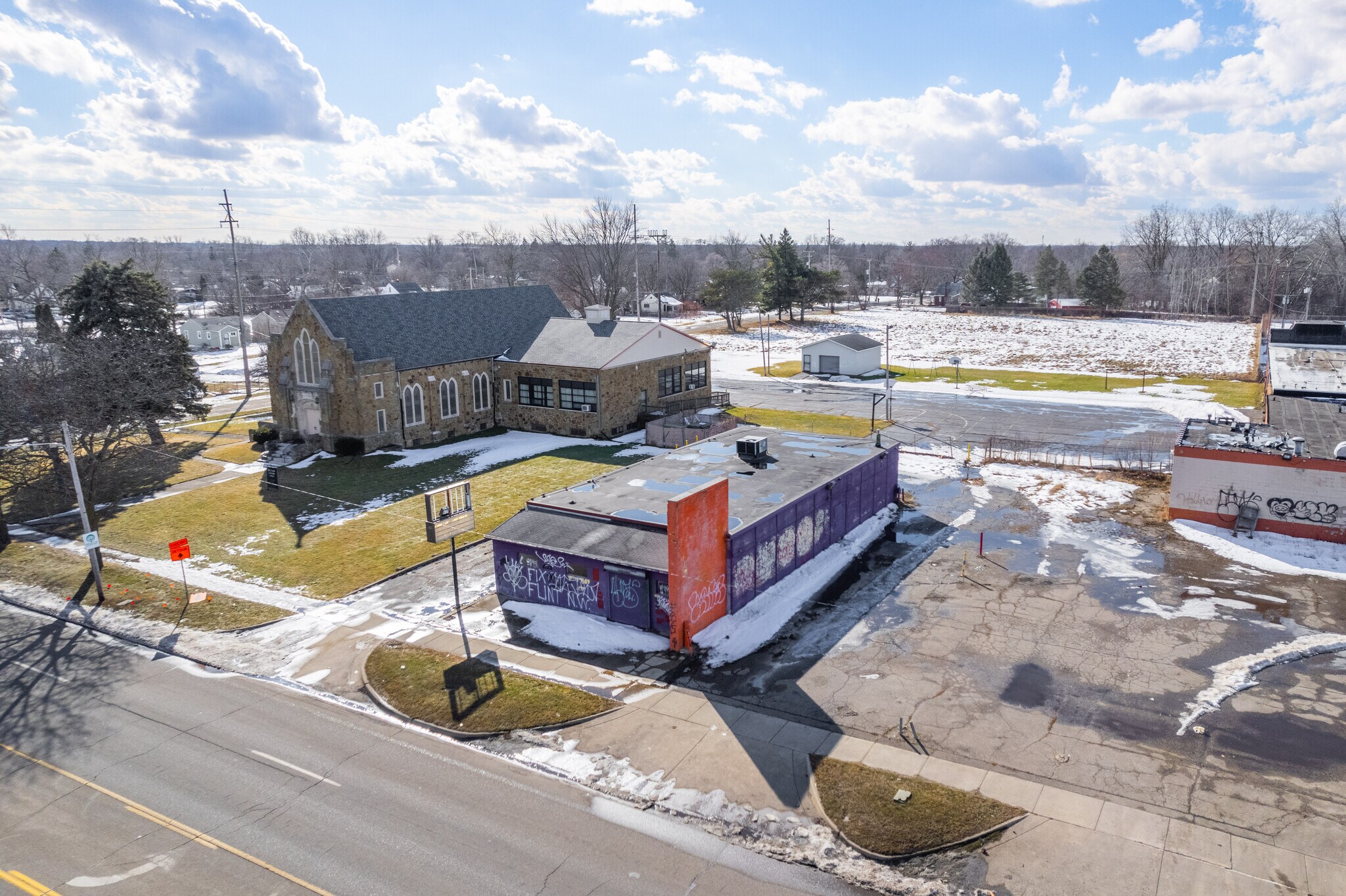 6925 N Saginaw St, Flint, MI for sale Building Photo- Image 1 of 1