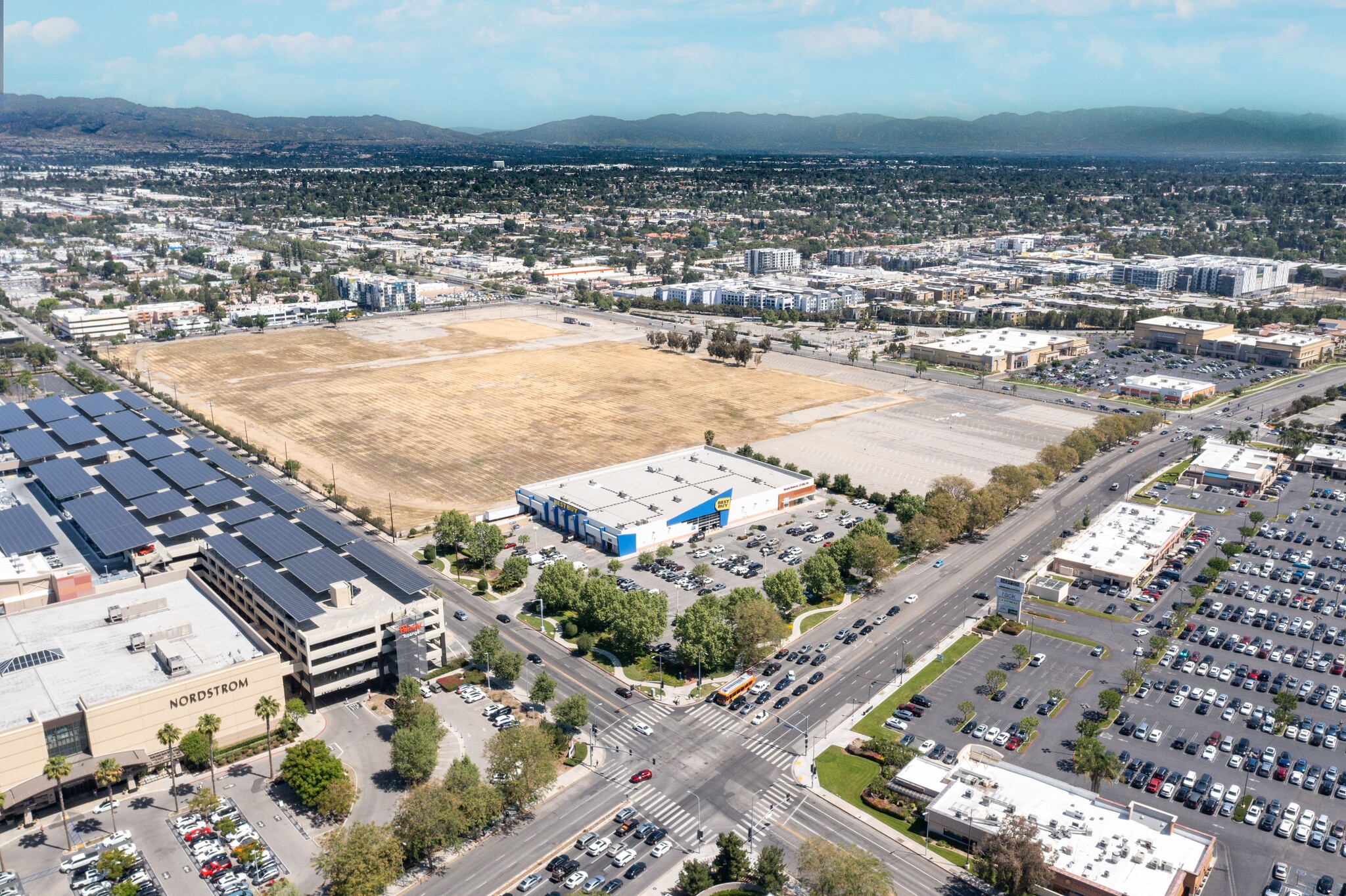 6633 Canoga Ave, Canoga Park, CA for sale Building Photo- Image 1 of 25