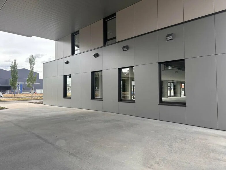 Office in Strasbourg for lease - Building Photo - Image 3 of 11