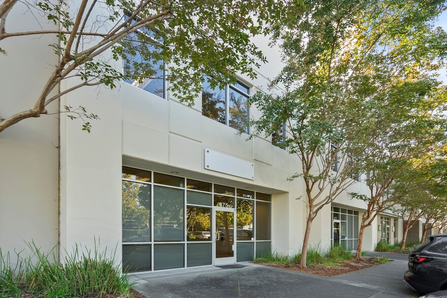 959-987 Corporate Way, Fremont, CA for lease - Building Photo - Image 1 of 8