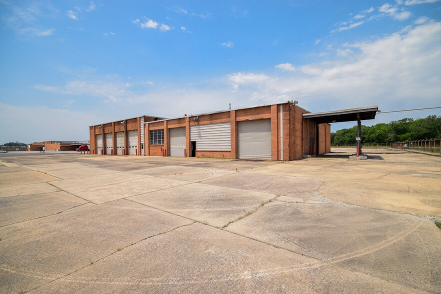 2200 E Roosevelt Rd, Little Rock, AR for sale - Building Photo - Image 1 of 1