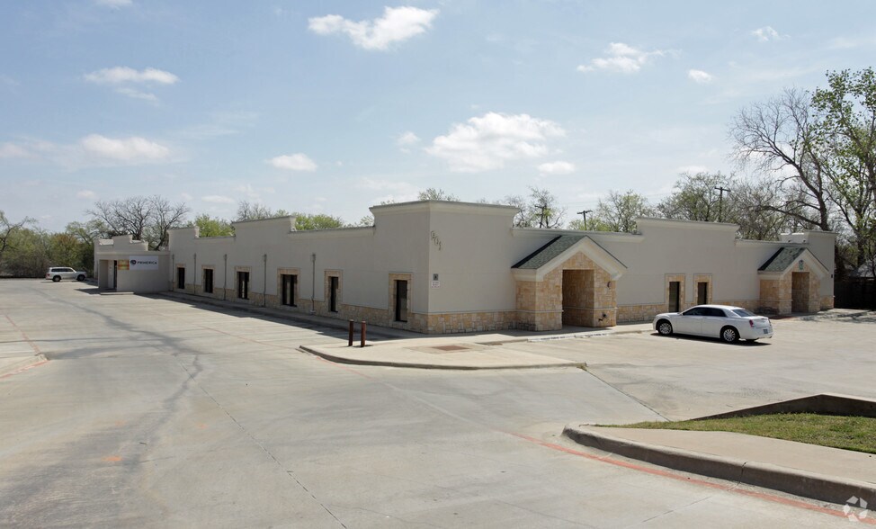 901 Clinic Dr, Euless, TX for sale - Primary Photo - Image 1 of 1
