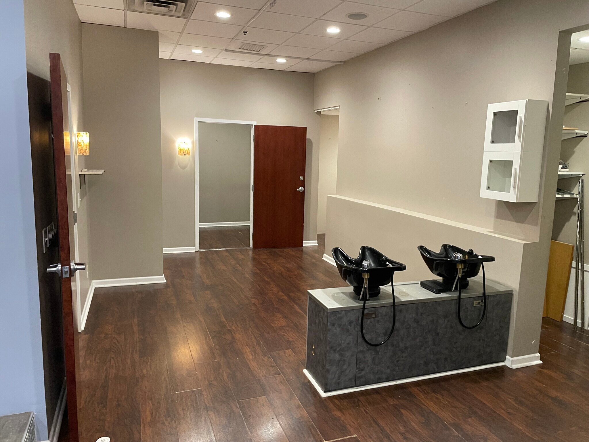 811 Lasalle Ave, Minneapolis, MN for lease Interior Photo- Image 1 of 8