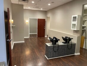 811 Lasalle Ave, Minneapolis, MN for lease Interior Photo- Image 1 of 8