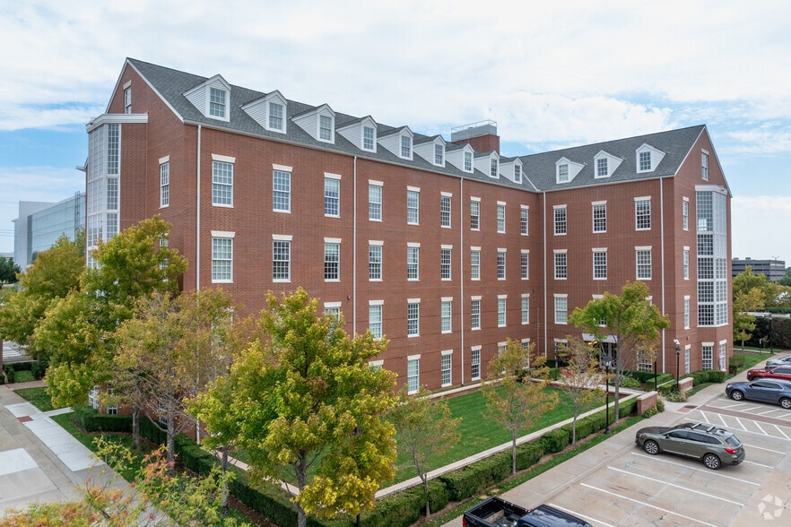 6001 N Classen Blvd, Oklahoma City, OK for lease - Primary Photo - Image 1 of 6