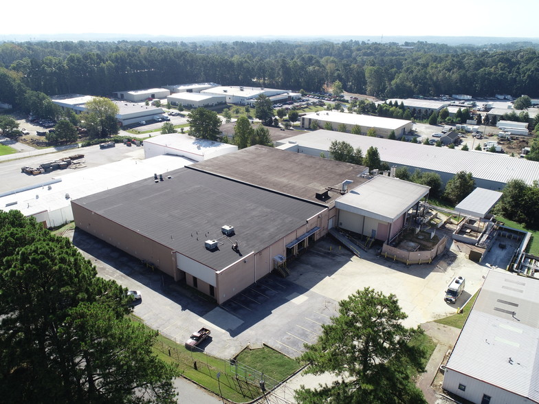 1850 S Cobb Industrial Blvd, Smyrna, GA for lease - Primary Photo - Image 1 of 10