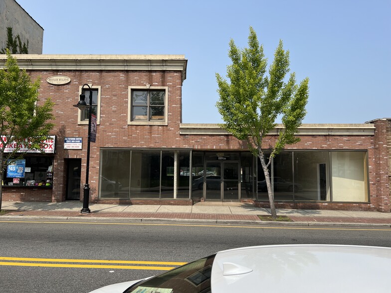 112 S Washington Ave, Bergenfield, NJ for lease - Building Photo - Image 1 of 3